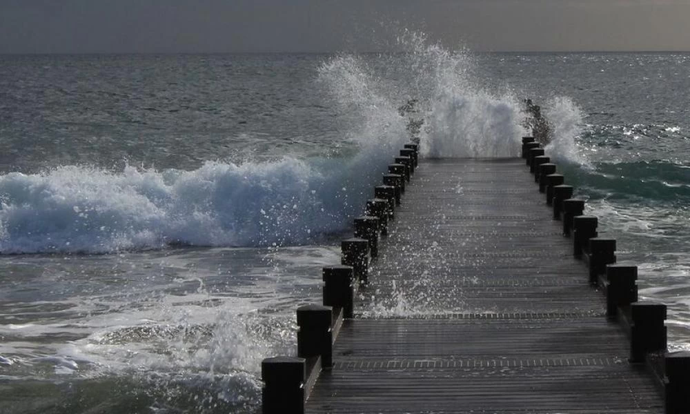 Καιρός: Έρχονται βροχές, καταιγίδες, ισχυροί άνεμοι και... κρύο!